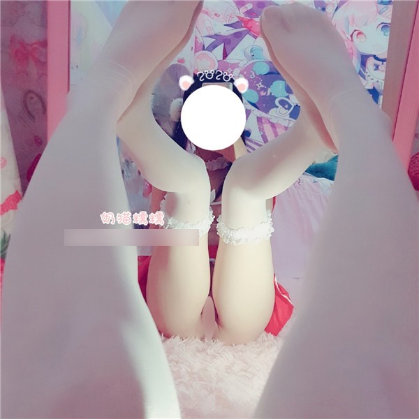 【極品推薦】極品粉穴@福利姬@微博網紅@奶貓糯糯（糯糯醬）之最愛紅色小短裙 粉嫩小PP（41P/3V/123MB） COSPLAY-第2張